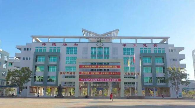 中学小卖部5年租金943万！当地回应：出租收入全部上缴县财政！(图4)