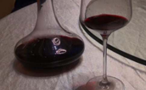 形容红酒的句子44条(图1)