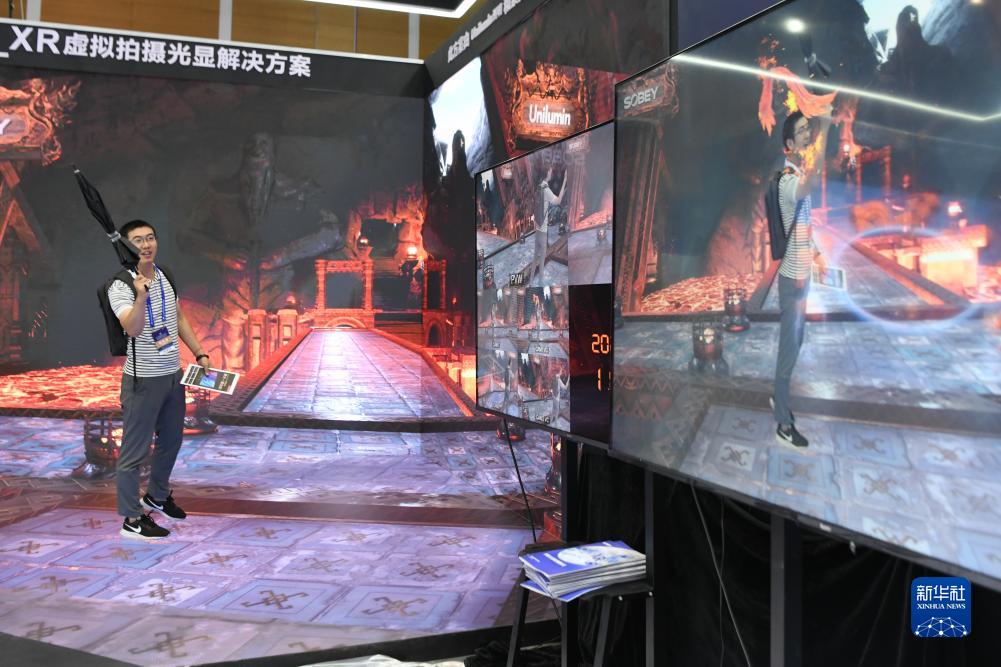 2023世界显示产业大会开幕 “黑科技”扎堆亮相(图3)