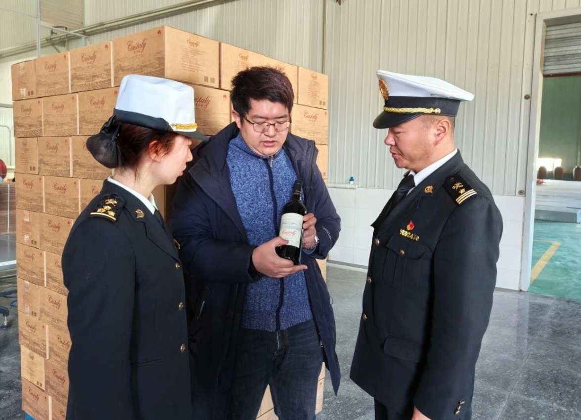 “宁字号”葡萄酒摆上老挝百姓餐桌(图1)