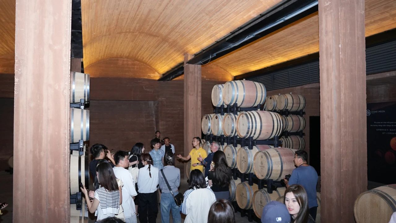 打开青铜峡葡萄酒饮用新方式——2024年媒体达人产区行活动启动(图2)
