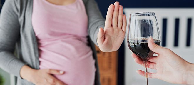 俩孕妇吨吨吨喝红酒？被《艾米莉在巴黎》这一幕震惊！法国女人孕期到底有多放飞？(图7)