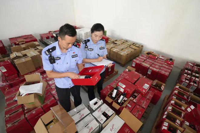 雇水客走私红酒 主犯获刑十二年(图1)
